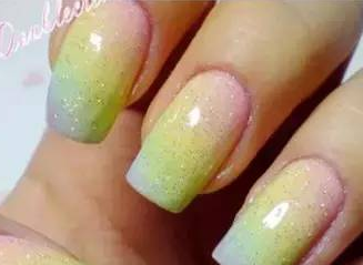 渐变美甲怎么做 多彩美甲渐变教程
