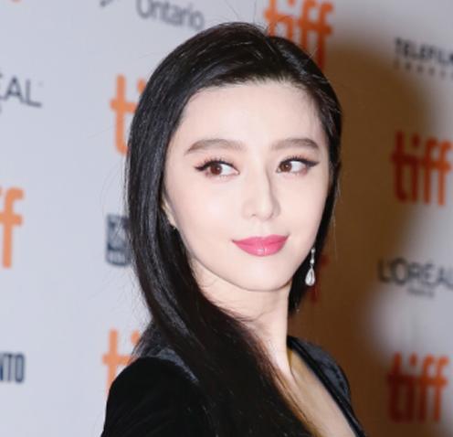 范冰冰红唇妆 范冰冰轻松驾驭百变唇色