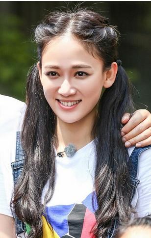 水粉色唇妆甜美更减龄 颖宝陈乔恩范冰冰都在涂
