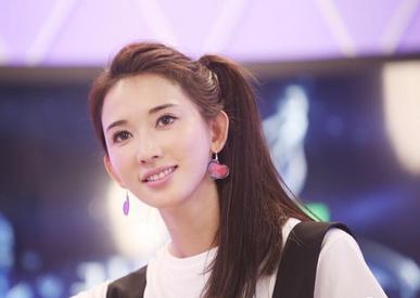 水粉色唇妆甜美更减龄 颖宝陈乔恩范冰冰都在涂