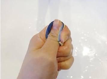 气垫粉扑化唇妆的方法 气垫粉扑和海绵哪个好