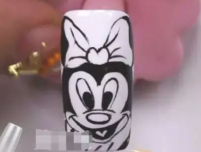 米妮美甲 卡通美甲教程