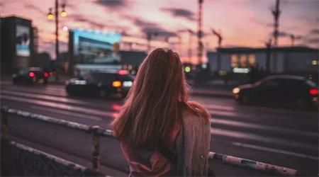我的生命里，出现过3个女人，可是她们都跑了