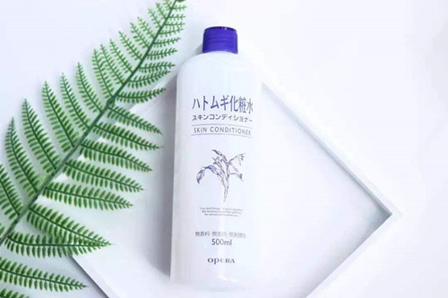 哪个牌子的爽肤水补水效果好？娥佩兰薏仁水不错