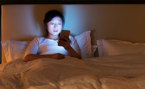 长期熬夜会让人发胖 减肥从早睡开始