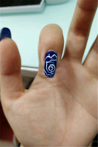 美甲画玫瑰花 美甲彩绘教程