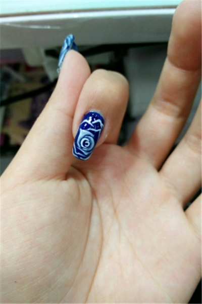美甲画玫瑰花 美甲彩绘教程