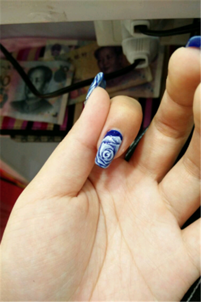美甲画玫瑰花 美甲彩绘教程