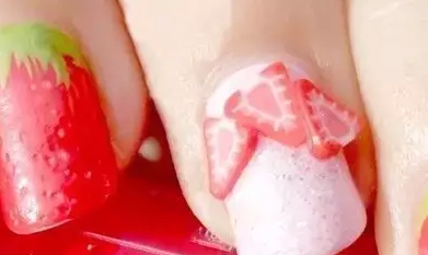 草莓美甲图片 可爱美甲教程