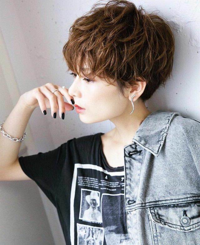 怎样保持头发蓬松方法妙招？