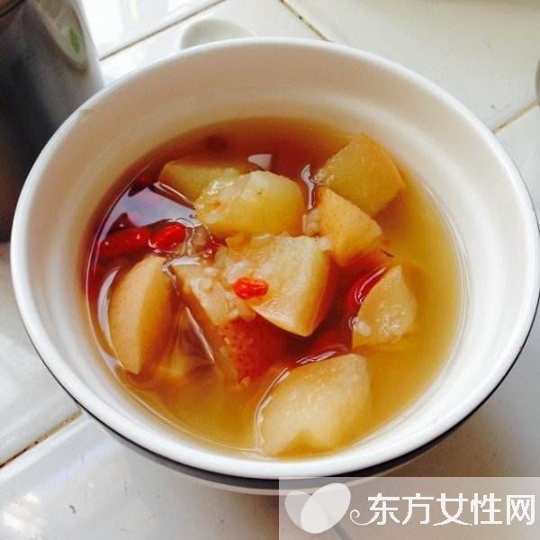梨子炖冰糖要削皮吗 2种梨子炖冰糖做法教给你