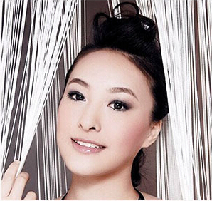 华丽美妆怎么画 韩式小烟熏妆的画法