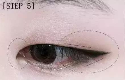 单眼皮怎么画眼妆淡妆 淡妆眼线的化妆步骤