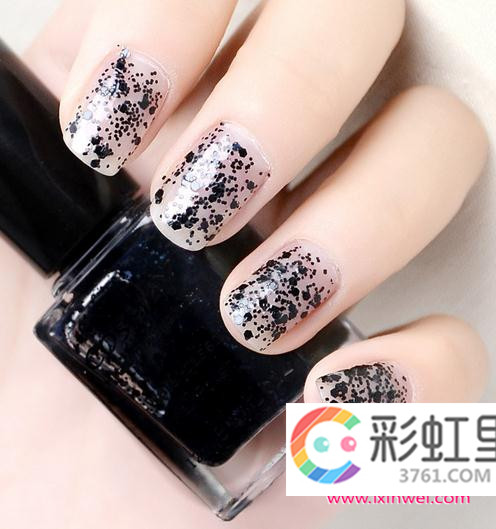 什么是水性指甲油 水性指甲油与油性指甲油的区别