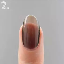 简约美甲图片 波点美甲教程