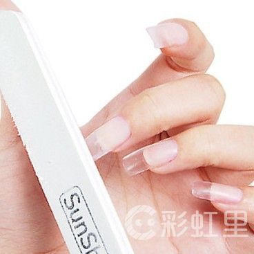 大红指甲图片 简单美甲教程