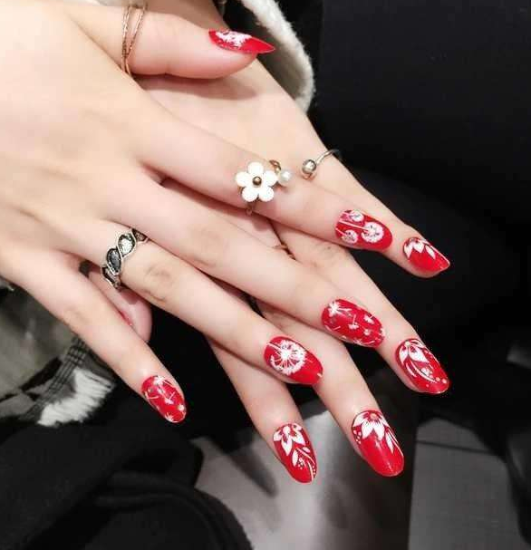 自己买的美甲怎么贴 在家美甲贴怎么卸