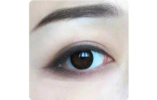 小烟熏妆的画法图解 小烟熏妆扥化妆步骤