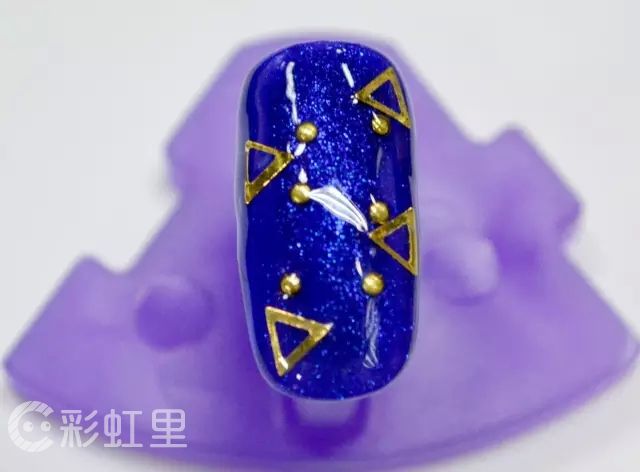 蓝色系美甲 宝蓝色美甲教程