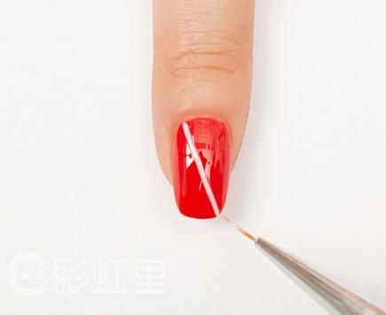 美甲线条怎么画 韩式线条美甲教程