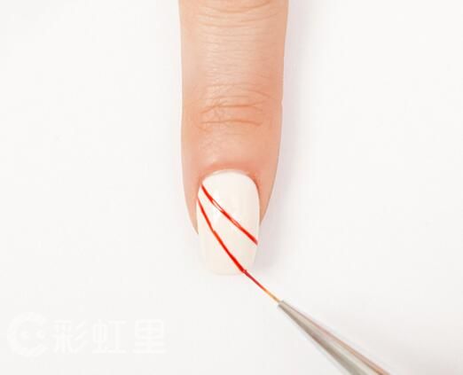 美甲线条怎么画 韩式线条美甲教程