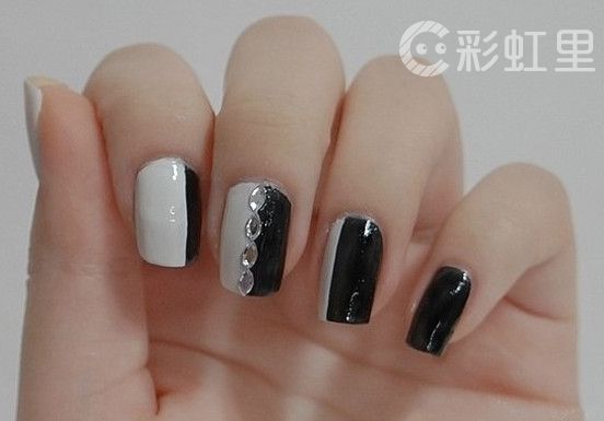个性波点美甲 黑白美甲教程