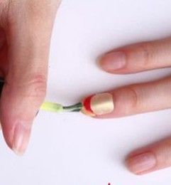 拼接金色美甲 美甲diy教程图解