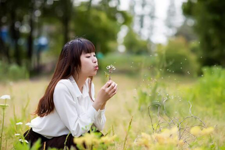 无理蛮横只能将爱情摧毁，在爱情中真正的强势霸道应该是这样的