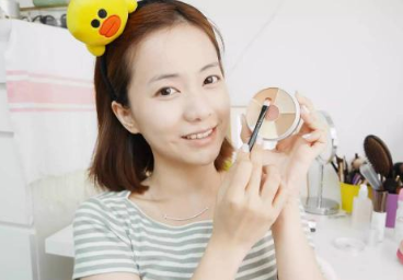 粉底上妆不均匀 5个招数让你解决问题