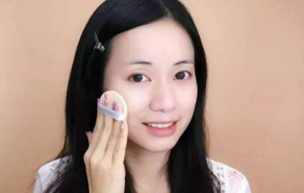 粉底上妆不均匀 5个招数让你解决问题