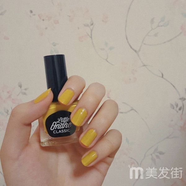 纯色美甲图片显手白 20款夏季美甲颜色最好看的新款美甲