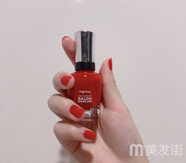 纯色美甲图片显手白 20款夏季美甲颜色最好看的新款美甲