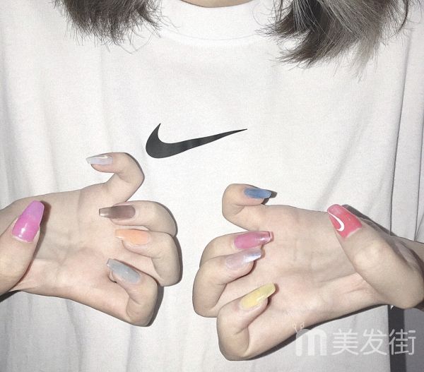 纯色美甲图片显手白 20款夏季美甲颜色最好看的新款美甲