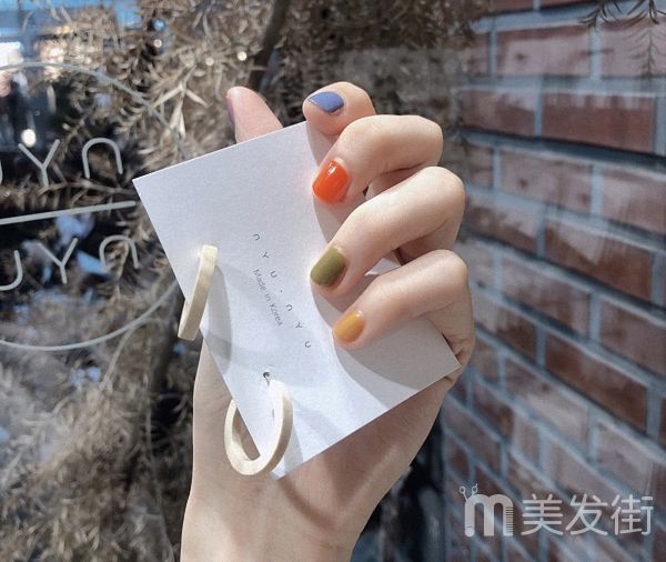 纯色美甲图片显手白 20款夏季美甲颜色最好看的新款美甲