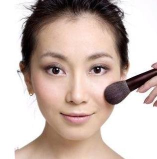 少女烟熏妆的画法 让你快速变身大眼美女尽显甜美