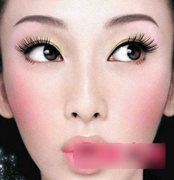 少女烟熏妆的画法 让你快速变身大眼美女尽显甜美