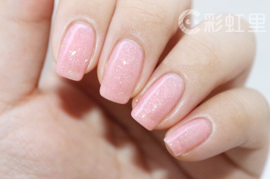 粉色美甲教程 梦幻浪漫的色彩
