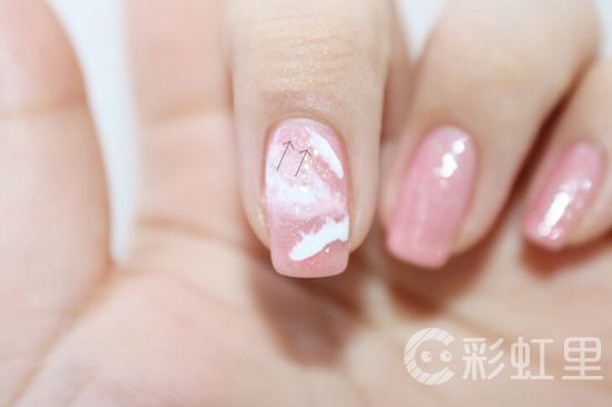 粉色美甲教程 梦幻浪漫的色彩