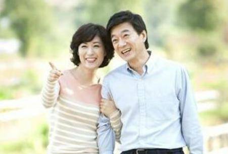 结婚十年夫妻之间退却了恋爱时的激情 亲吻还重要吗?
