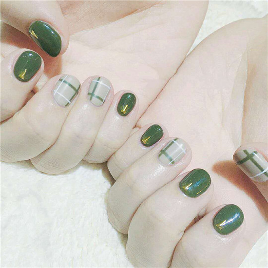 指甲又小又短怎么美甲 适合短指甲的美甲图案