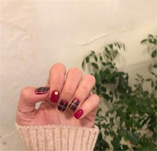秋冬格纹美甲图片 美甲格子款式图片
