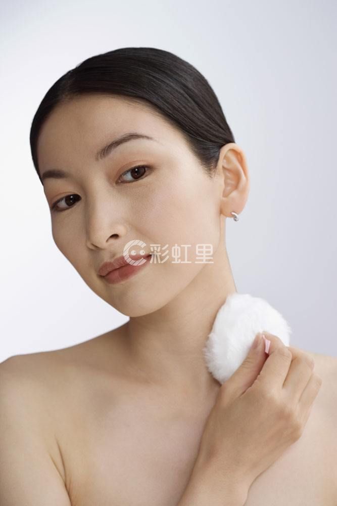 学会化妆步骤 更要学会卸妆水正确的卸妆步骤