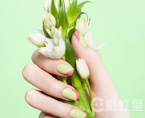 清新小花朵美甲 手绘花朵美甲