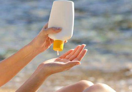 夏天要用SPF多少的防晒霜 SPF30的防晒霜够吗