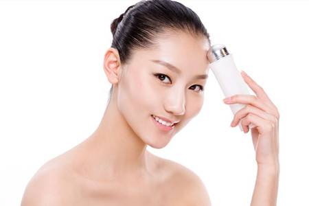 女生熬夜肌肤受罪，如何抢救疲累肌肤