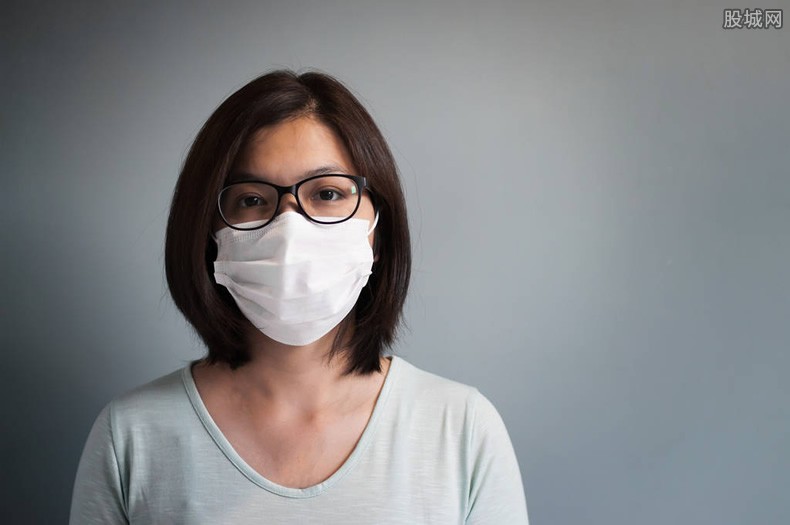 女子摔核酸试管被拘留