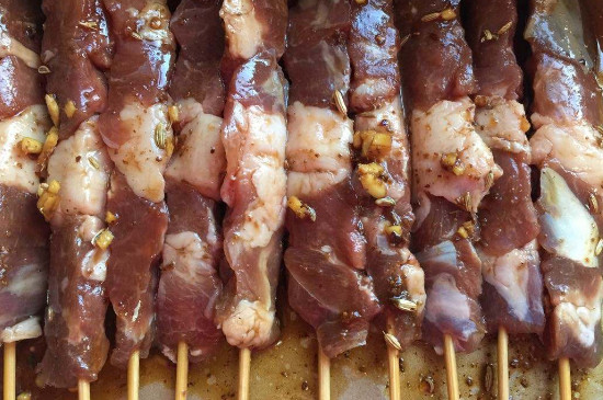 正宗羊肉串的腌制方法