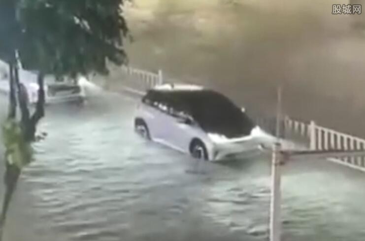 汽车在水中熄火