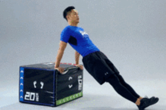 仰卧后撑的标准动作