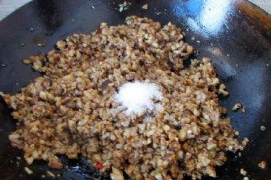 萝卜香菇饺子馅的做法